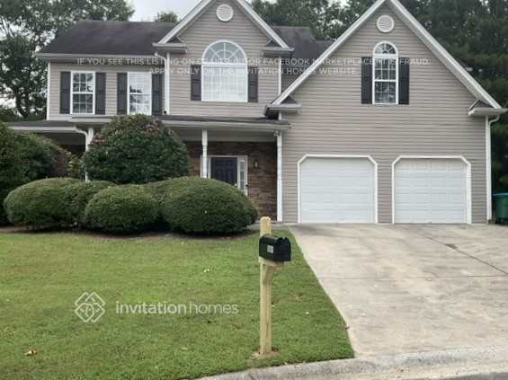 property at 5881 Newnan Ct