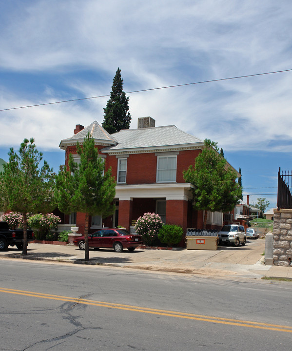 1127 Montana Ave in El Paso, TX - Building Photo