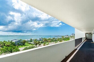 1250 Gulf Blvd, Unit 703 in Clearwater, FL - Building Photo - Building Photo