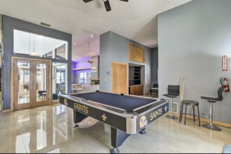 10830 Oakdale Terrace in Seminole, FL - Foto de edificio - Building Photo