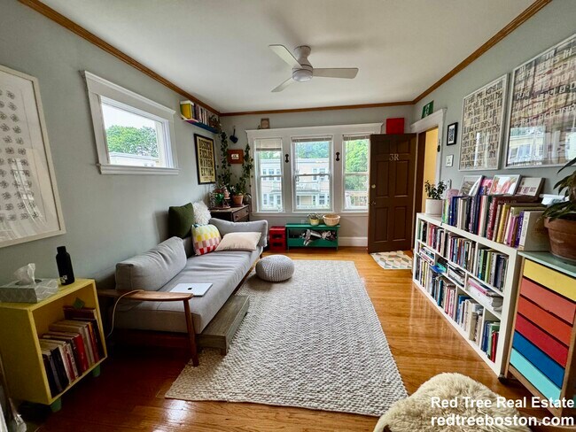 21 Saint Peter St, Unit 3R in Boston, MA - Building Photo - Building Photo