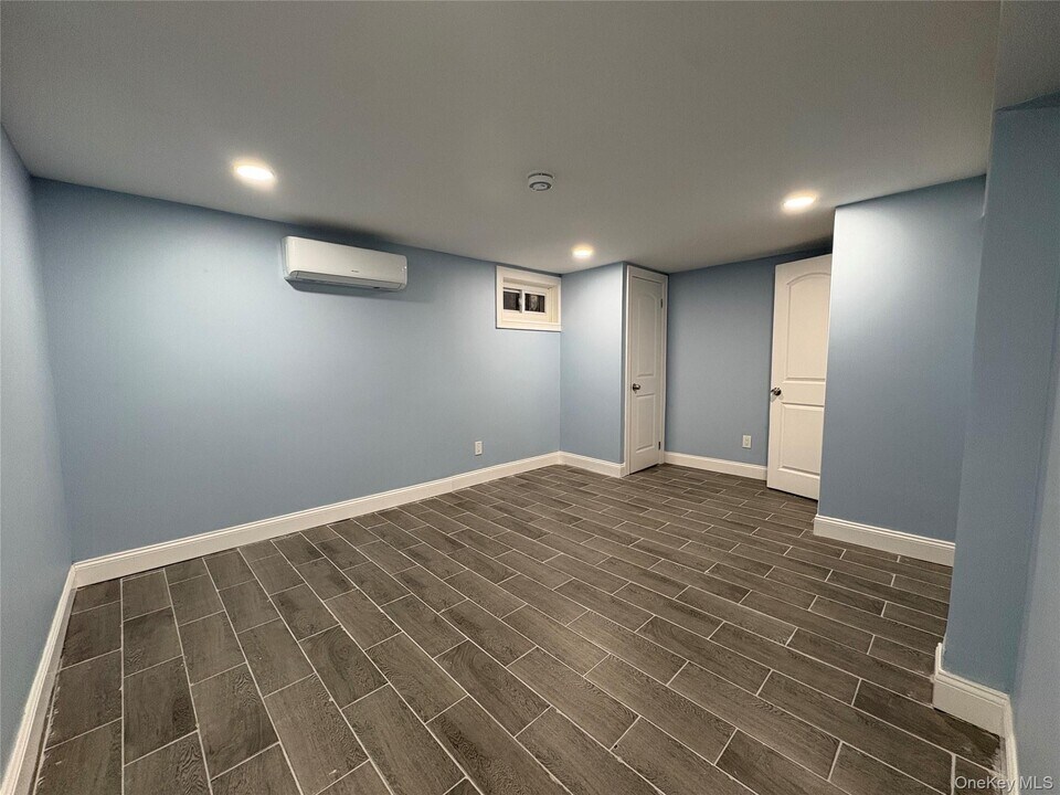 107-15 223rd St in Queens, NY - Building Photo