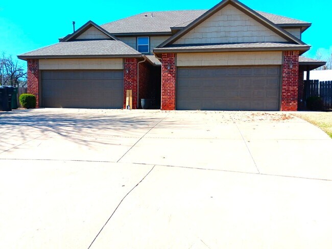 13707 Oxford Dr in Edmond, OK - Building Photo - Building Photo