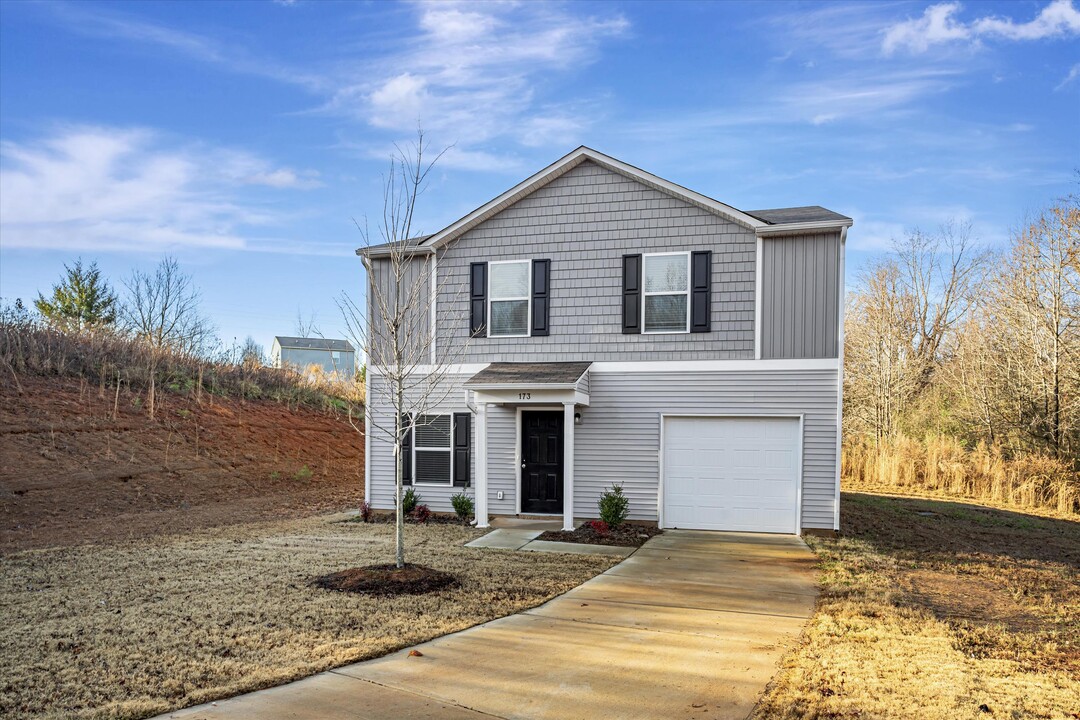 173 Grassy Meadow Ln in Statesville, NC - Building Photo