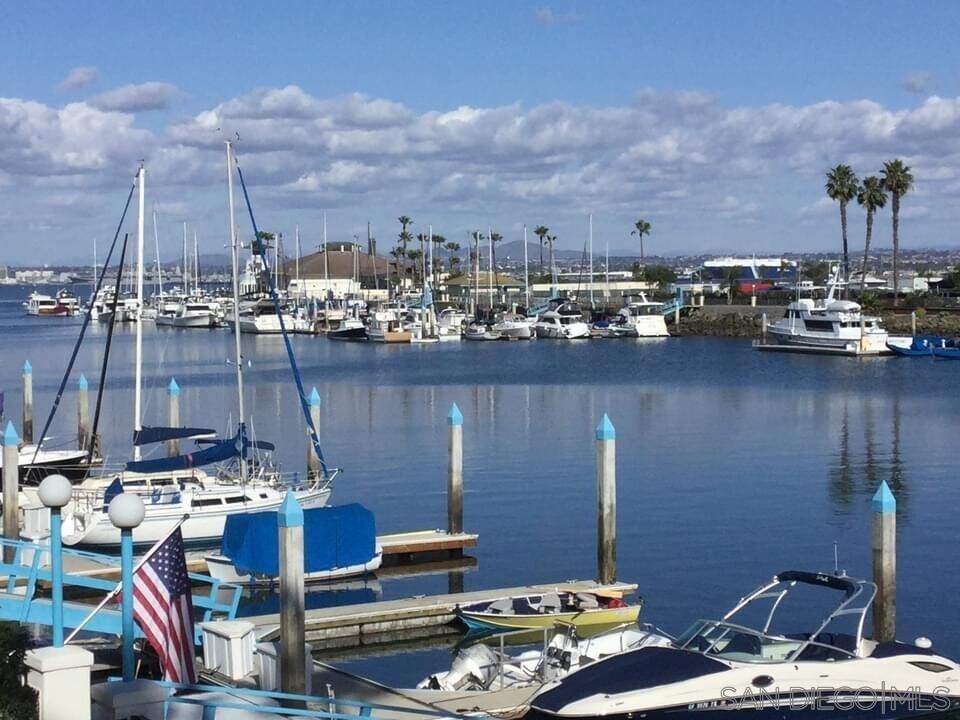 4 Antigua Ct in Coronado, CA - Building Photo