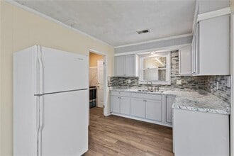 1201 Shoreham Dr in Atlanta, GA - Building Photo - Building Photo