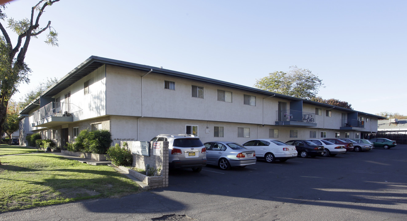 Chestnut Place Apartments in Davis, CA - Foto de edificio