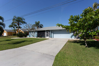 1502 SE 11th Pl in Cape Coral, FL - Building Photo - Building Photo