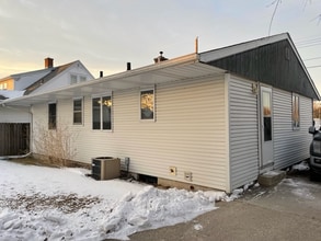 2509 11th St in Two Rivers, WI - Foto de edificio - Building Photo