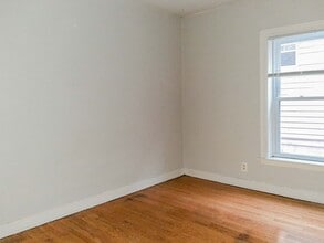 2008 W Foster Ave, Unit 1 in Chicago, IL - Building Photo - Building Photo