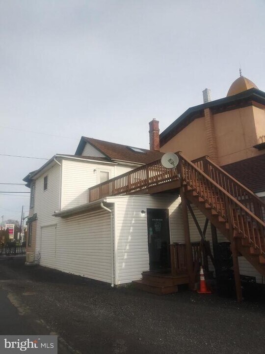 3160 W Main St in Morgantown, PA - Building Photo