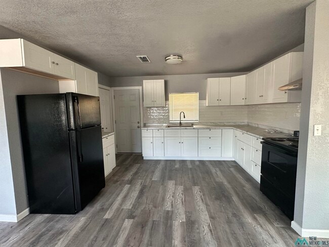 910 S 4th St in Artesia, NM - Building Photo - Building Photo