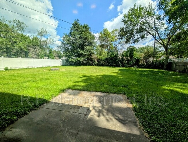 9342 Trenton Ln N in Maple Grove, MN - Building Photo - Building Photo
