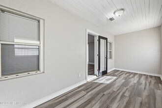 2002 St Clair St in Jacksonville, FL - Building Photo - Building Photo