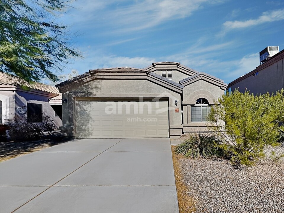 13024 W Mauna Loa Ln in El Mirage, AZ - Building Photo