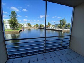 2775 Taft St in Hollywood, FL - Building Photo - Building Photo