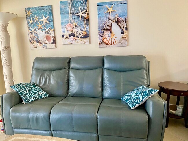 25870 Hickory Blvd, Unit CASA405 in Bonita Springs, FL - Building Photo - Building Photo