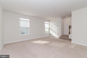 6 Sparrow Cir in Washington Township, NJ - Building Photo - Building Photo