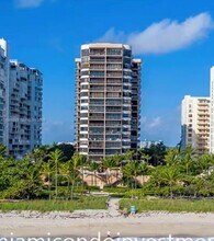 10175 Collins Ave in Bal Harbour, FL - Building Photo - Building Photo