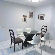 1670 NE 191st St in Miami, FL - Building Photo - Building Photo