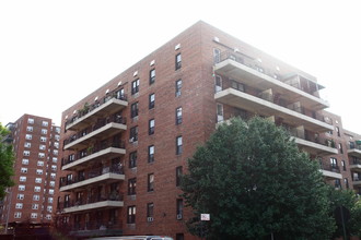 13710 Franklin Ave in Flushing, NY - Building Photo - Building Photo