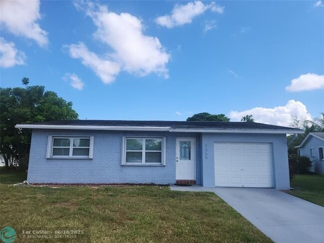 1055 NW 73rd Ave in Margate, FL - Foto de edificio - Building Photo