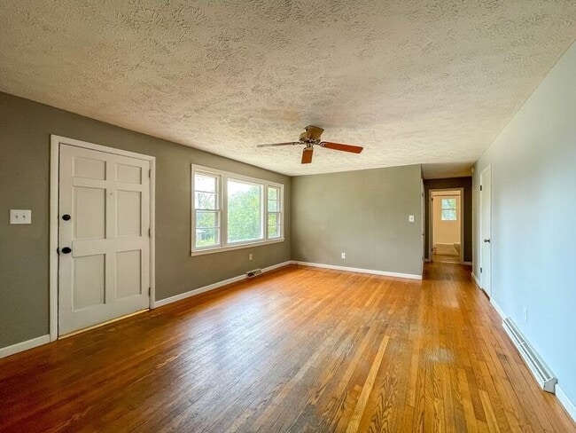 58 Longview Rd in Asheville, NC - Building Photo - Building Photo