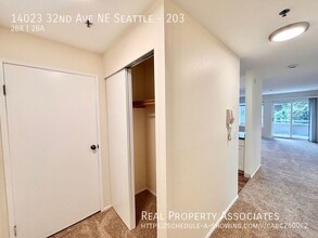 14023 32nd Ave NE in Seattle, WA - Building Photo - Building Photo