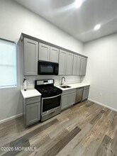 55 Cutters Dock Rd in Woodbridge Township, NJ - Building Photo - Building Photo