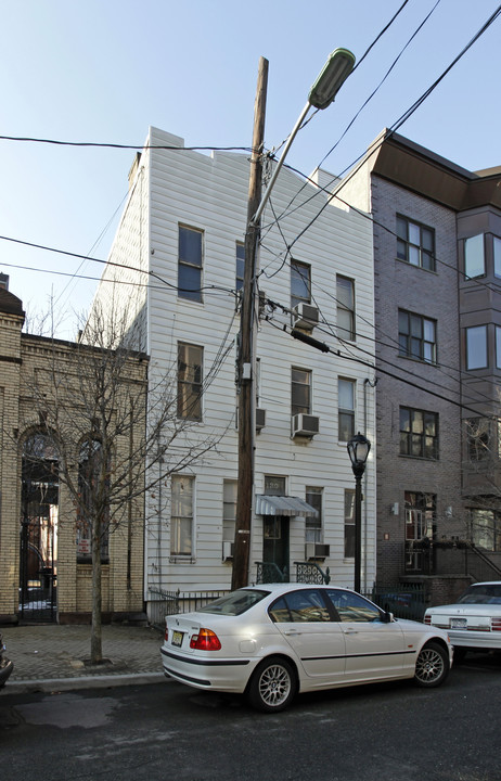 120 Jackson St in Hoboken, NJ - Foto de edificio