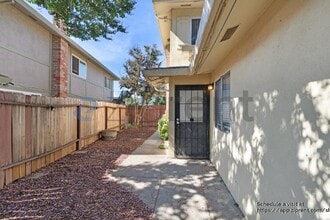 2804 Norcade Cir in Sacramento, CA - Building Photo - Building Photo