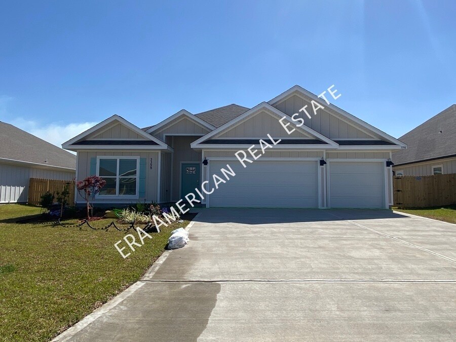 3398 Southwind Dr in Gulf Breeze, FL - Building Photo