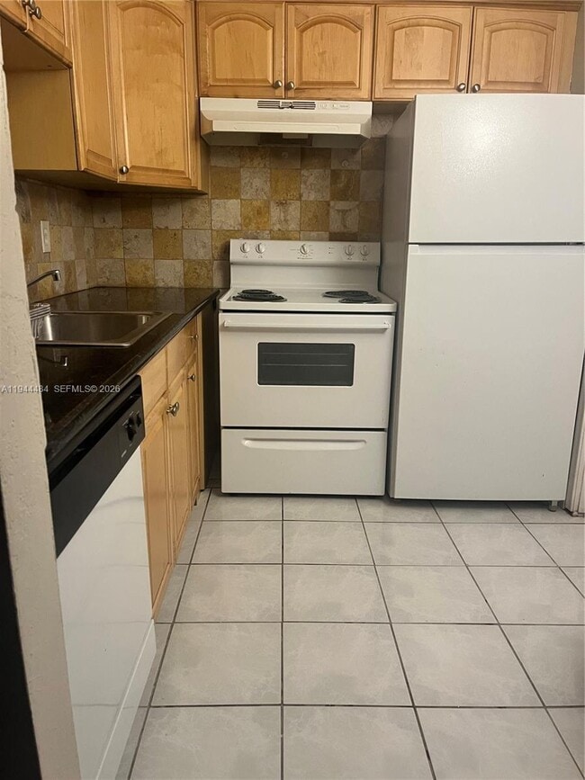 property at 2775 Taft St