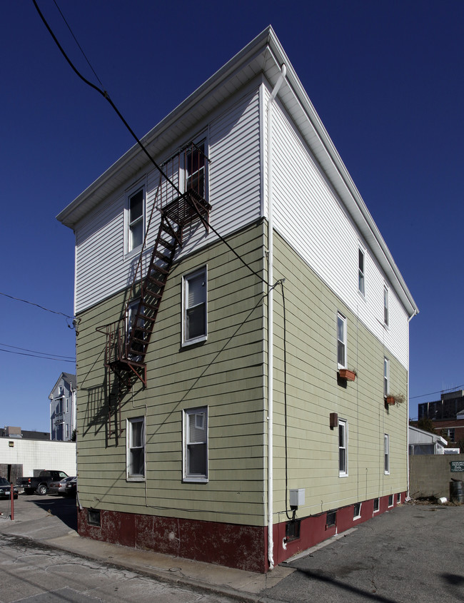 25 Weeden St in Providence, RI - Building Photo - Building Photo