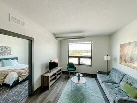 1261 8th St in West Des Moines, IA - Building Photo