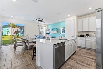 2979 Castaway Ln in Kissimmee, FL - Building Photo - Building Photo