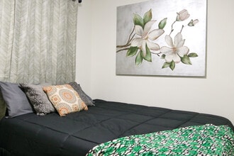 667 N Sir Michael Dr in Salt Lake City, UT - Building Photo - Building Photo