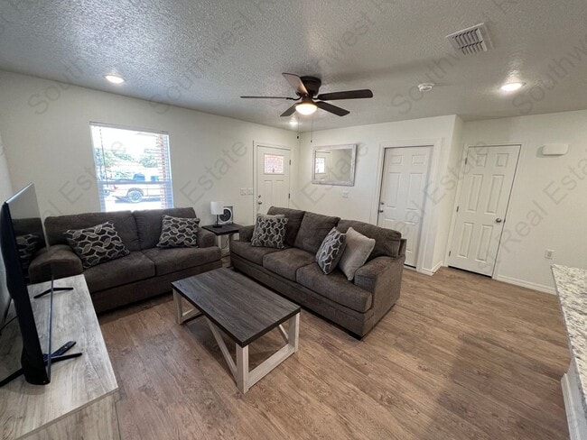 2131 Bobwhite Ct in Clovis, NM - Building Photo - Building Photo