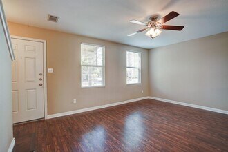 422 Shadow Point in San Marcos, TX - Building Photo - Building Photo