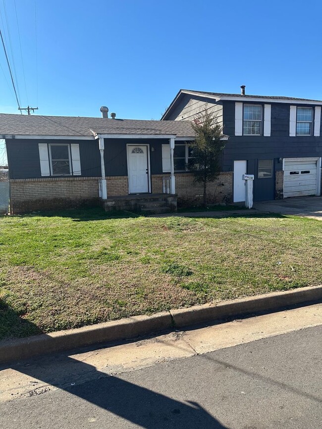 property at 904 SE 34th St