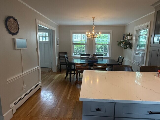 47 Maplewood Ave in Newton, MA - Building Photo - Building Photo