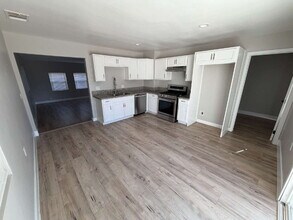 2804 Elmwood Ave in Bakersfield, CA - Foto de edificio - Building Photo