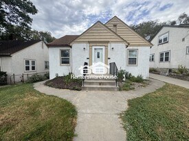 4628 Cedar Ave S in Minneapolis, MN - Building Photo