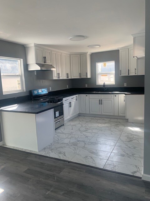 13922 De Alcala Dr in La Mirada, CA - Building Photo