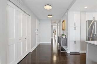1240 N Lake Shore Dr in Chicago, IL - Building Photo - Building Photo