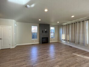 63123 NW Via Cambria in Bend, OR - Building Photo - Building Photo