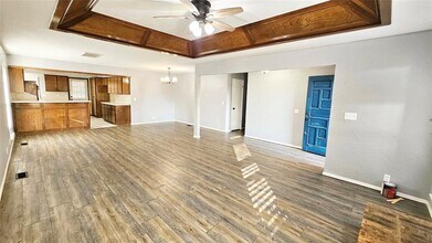 9005 Tracy Dr in Oklahoma City, OK - Building Photo - Building Photo