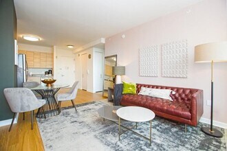 43-25 Hunter St in Queens, NY - Building Photo - Building Photo