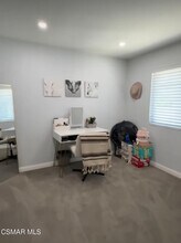 565 Spring Rd in Moorpark, CA - Building Photo - Building Photo
