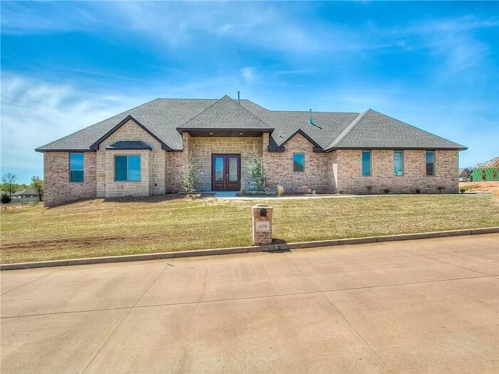 2578 Shady Hollow Dr in Choctaw, OK - Building Photo